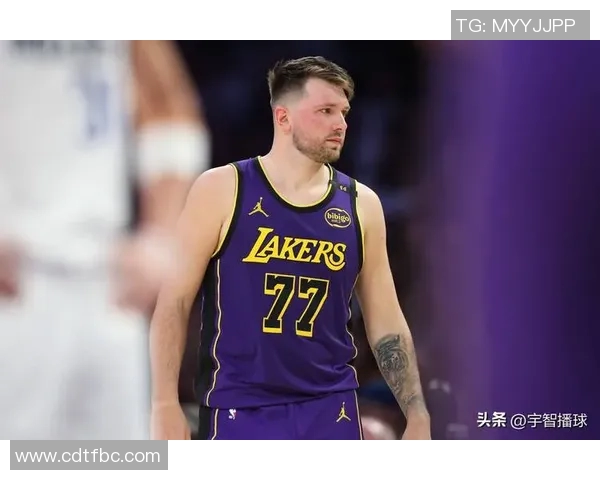 湖人赛后采访爆金句，引全场大笑