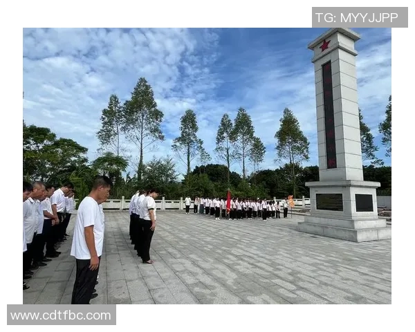 球迷齐声高唱国歌全场合唱震撼瞬间感动人心激昂氛围引爆全场 球迷齐声高唱国歌全场合唱震撼瞬间感动人心激昂氛围引爆全场